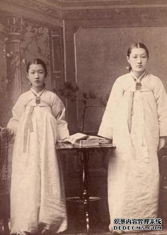 韩国传统服饰_韩国传统服装简介_韩国传统服装