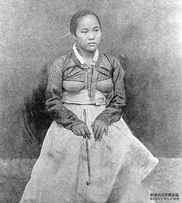 韩国传统服装简介_韩国传统服装_韩国传统服饰