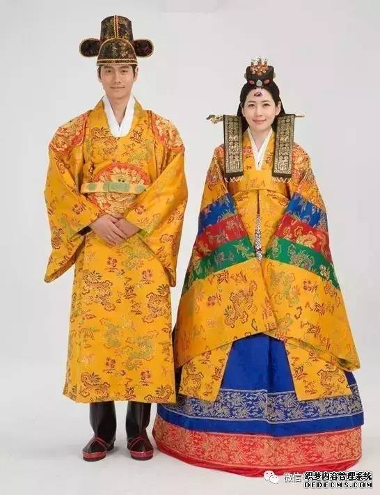 婚礼的服饰和服饰文化_传统婚礼服装_结婚服装传统礼服叫啥