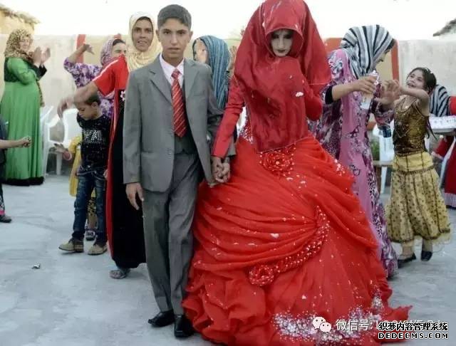 传统婚礼服装_结婚服装传统礼服叫啥_婚礼的服饰和服饰文化