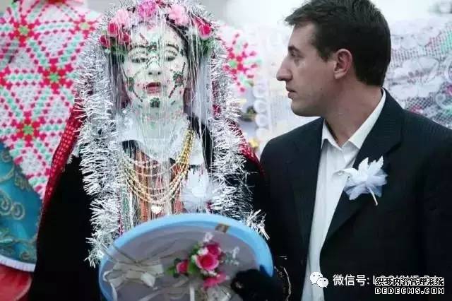 婚礼的服饰和服饰文化_结婚服装传统礼服叫啥_传统婚礼服装